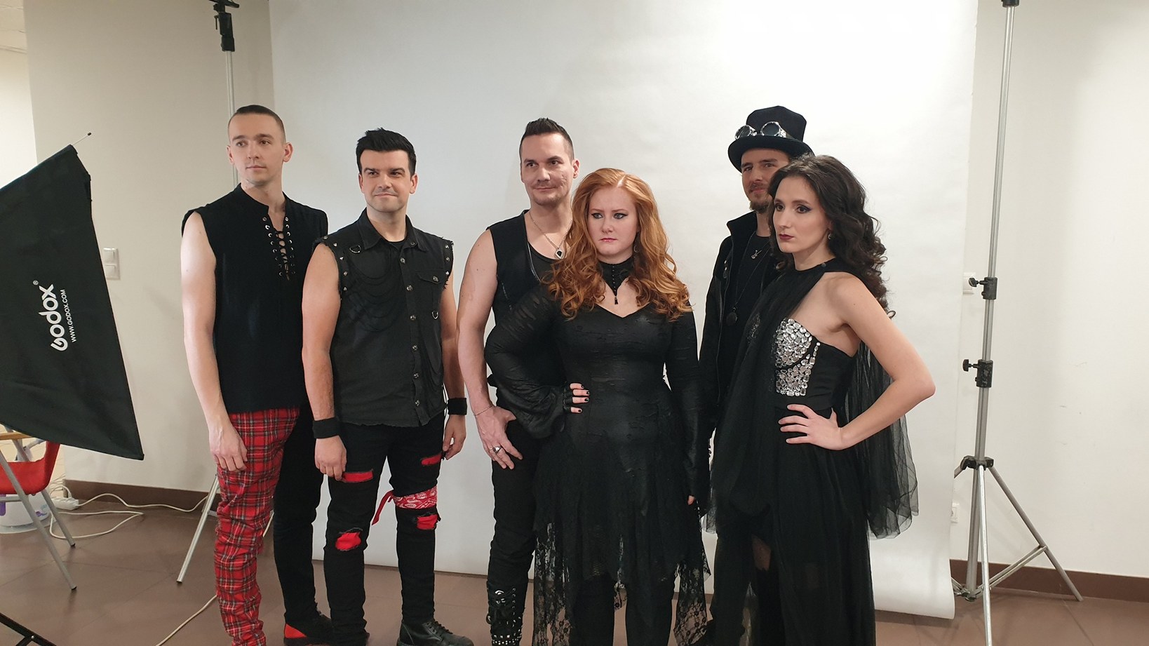 Storyum - 'Itt nincs ki parancsol' címmel új kislemezzel jelentkezett a felvidéki szimfonikus elektro-metal zenekar!